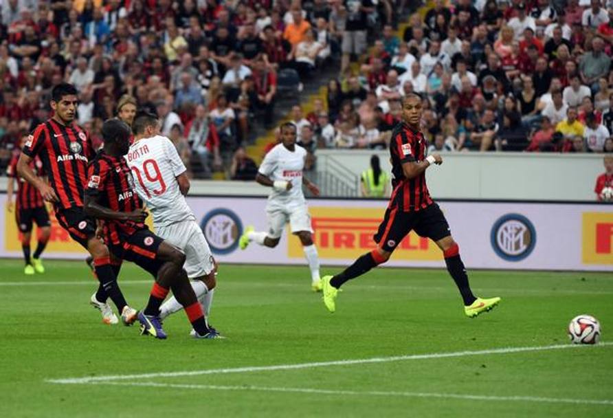 Eintracht-Inter 3-1: Botta apre le danze al 25&#39;. Twitter